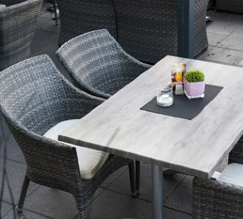 Terrassentische